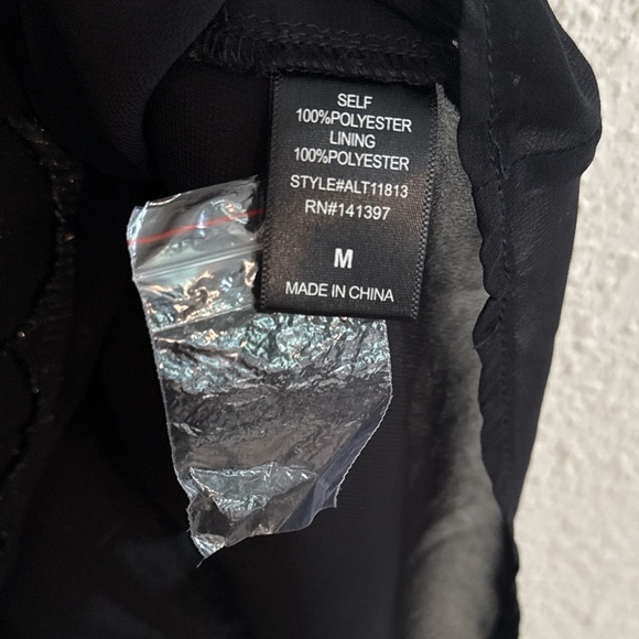 ASTR Metallic Scallop Design Tank Top - Picture 7 of 7